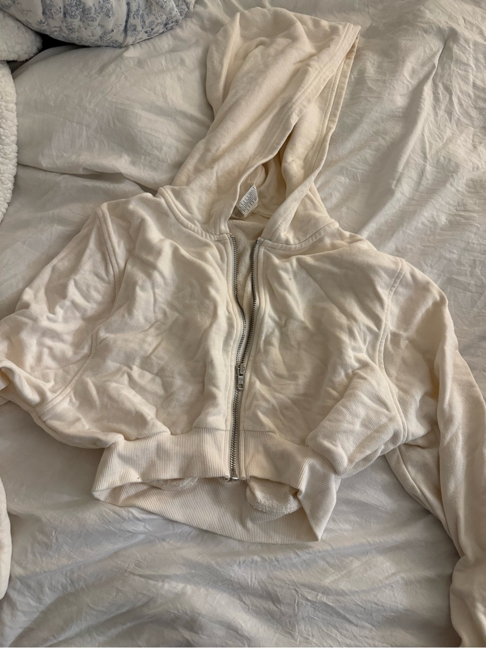 ALO Yoga Cream Cropped Zip-Up Hoodie